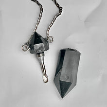 Pendulum Snuff Vial With Spoon