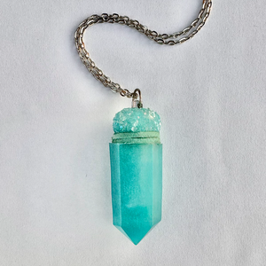 Pendulum Snuff Vial With Spoon